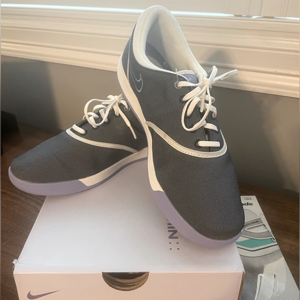 Women’s Nike Lunar Duet Sport golf shoe, size 9.5, grey and lavender